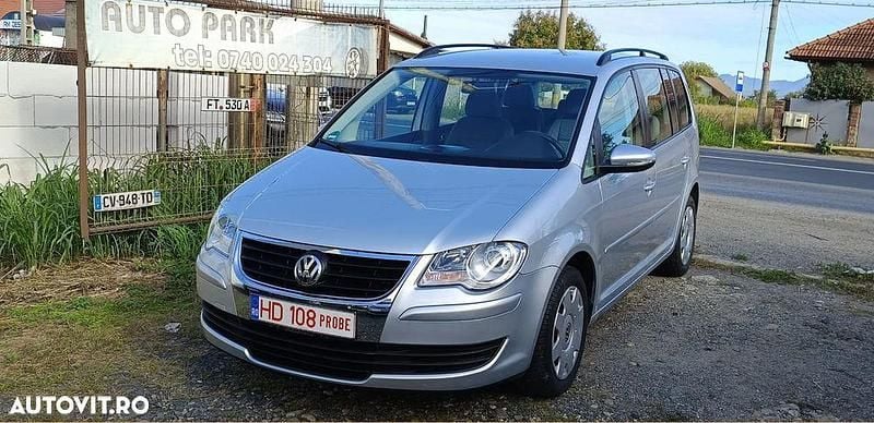 Culoareargint Utilizat 2011 VW Touran Comfortline Monovolum | 3.999 EUR (Preț bun) - Imagine 1/4