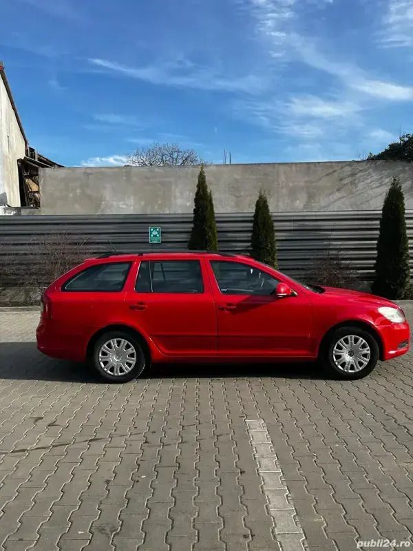 Utilizat 2011 Skoda Octavia Break | 3.750 EUR - Imagine 1/4