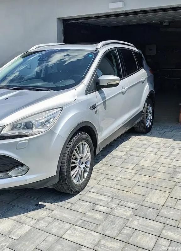 Utilizat 2013 Ford Kuga SUV | 9.900 EUR (Puțin scump) - Imagine 1/4