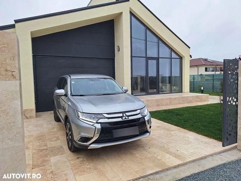 Culoareargint Utilizat 2018 Mitsubishi Outlander Invite+ SUV | 15.900 EUR (Preț OK) - Imagine 1/4