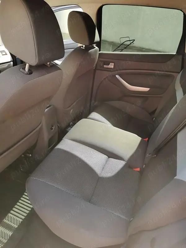 Utilizat 2010 Ford Kuga SUV | 4.200 EUR (Preț bun) - Imagine 1/4