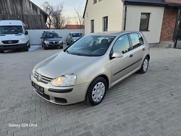 Bej Utilizat 2005 VW Golf Berlinǎ | 2.900 EUR (Preț OK) - Imagine 1/4