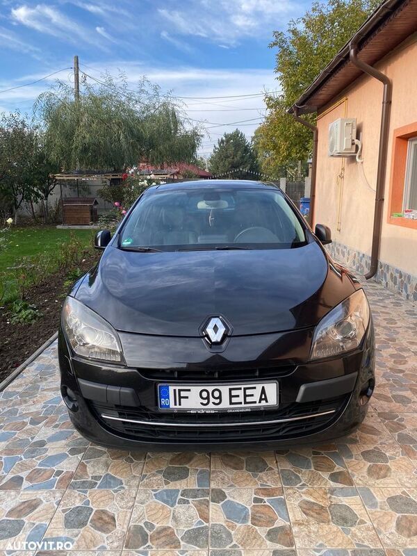 Negru Utilizat 2010 Renault Mégane III | 4.100 EUR (Preț OK) - Imagine 1/4