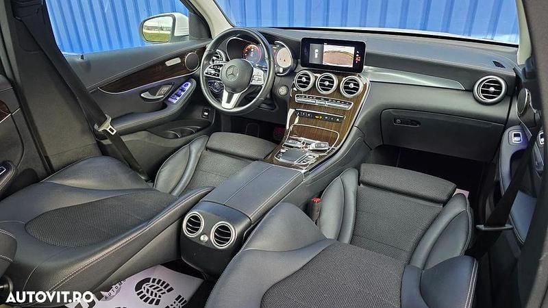 Second-hand Mercedes GLC220 194 CP (142 kW) 2021 Culoarealb SUV