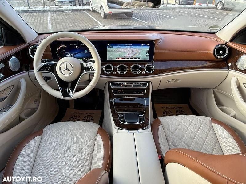 Culoarenegru Utilizat 2021 Mercedes E300 Avantgarde Berlinǎ | 35.990 EUR (Super Preț) - Imagine 1/4