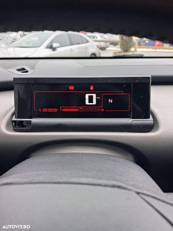 Second-hand Citroën C4 Feel 99 CP (72 kW) 2016 Culoarerosu Berlinǎ