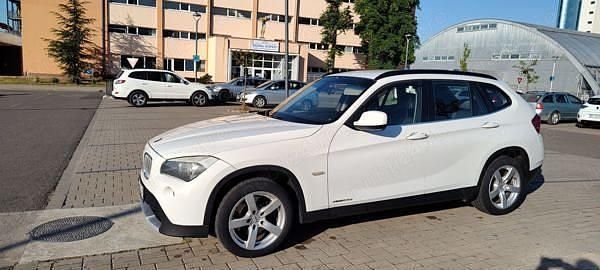 Alb Utilizat 2012 BMW X1 SUV | 8.800 EUR (Preț bun) - Imagine 1/4