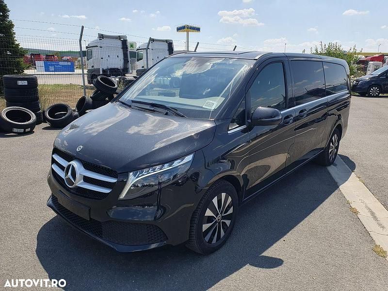 Culoarenegru Utilizat 2023 Mercedes V300 Avantgarde Monovolum | 65.019 EUR - Imagine 1/4
