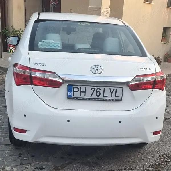 Second-hand Toyota Corolla 97 CP (71 kW) 2015 Alb Berlinǎ