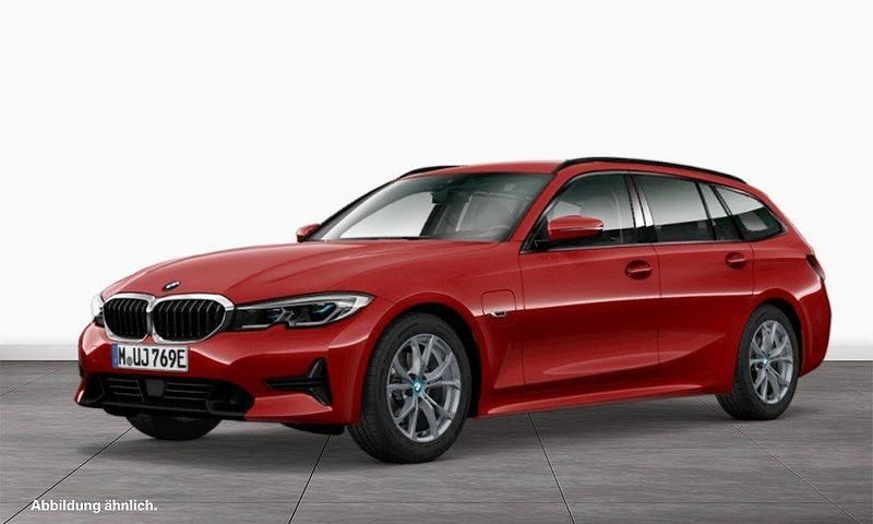 Utilizat 2022 BMW 330e Sport Line Break | 35.527 EUR (Preț OK) - Imagine 1/1