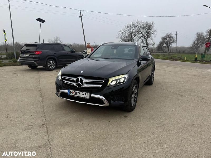 Culoarenegru Utilizat 2015 Mercedes GLC250 SUV | 17.500 EUR (Preț OK) - Imagine 1/4