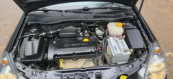 Second-hand Opel Astra 77 CP (56 kW) 2007 Negru Coupe