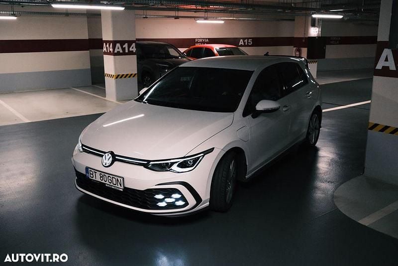 Culoarealb Utilizat 2021 VW Golf VIII Hatchback | 23.300 EUR (Preț OK) - Imagine 1/4