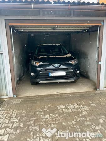 Second-hand Toyota RAV4 Hybrid 142 CP (104 kW) 2017 Negru SUV