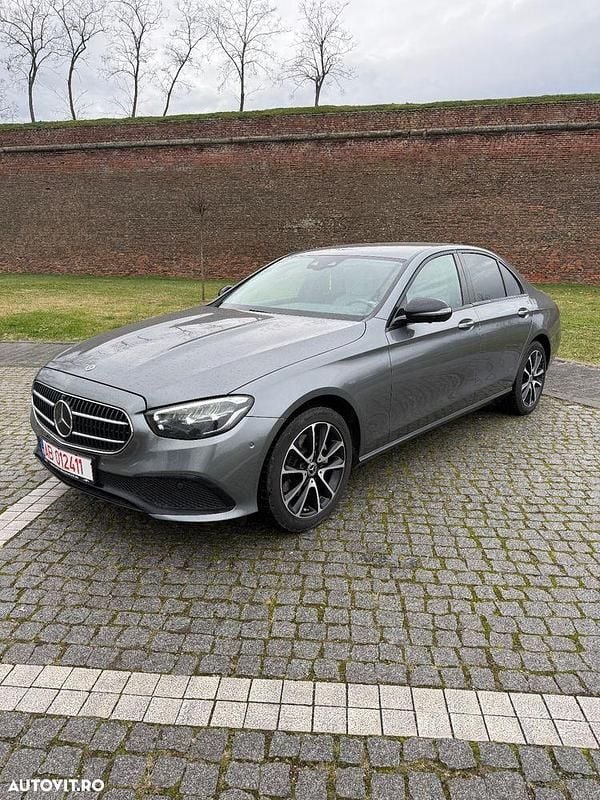 Culoaregri Utilizat 2021 Mercedes E220 Avantgarde Berlinǎ | 27.800 EUR (Preț OK) - Imagine 1/4