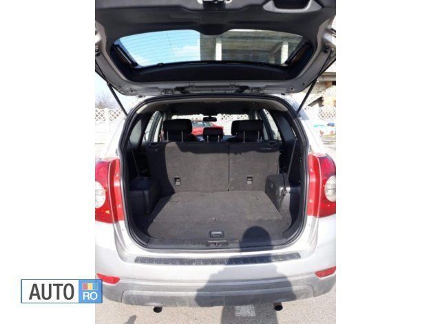Second-hand Chevrolet Captiva 105 CP (77 kW) 2007 Argintiu SUV