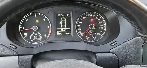 Second-hand VW Jetta Comfortline 105 CP (77 kW) 2011 Bej Berlinǎ