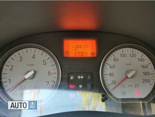 Rosu Utilizat 2008 Dacia Sandero Hatchback | 3.800 EUR (Preț OK) - Imagine 1/1