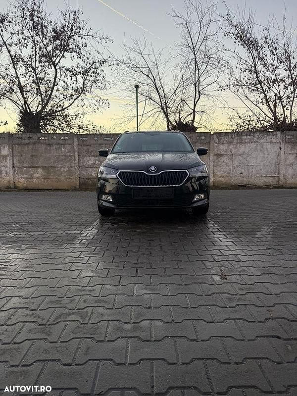Culoarenegru Utilizat 2022 Skoda Fabia Selection Break | 12.705 EUR (Preț bun) - Imagine 1/4
