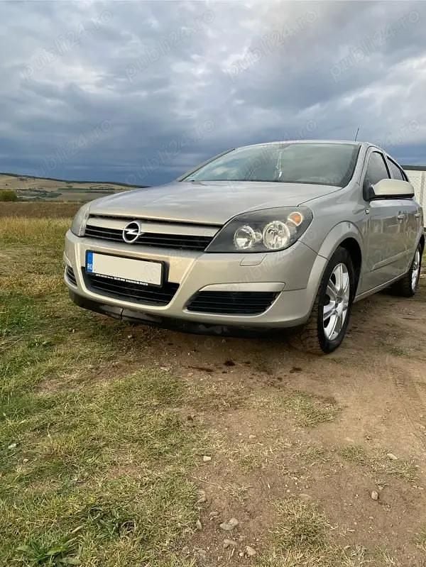 Utilizat 2005 Opel Astra Hatchback | 2.000 EUR (Preț OK) - Imagine 1/4