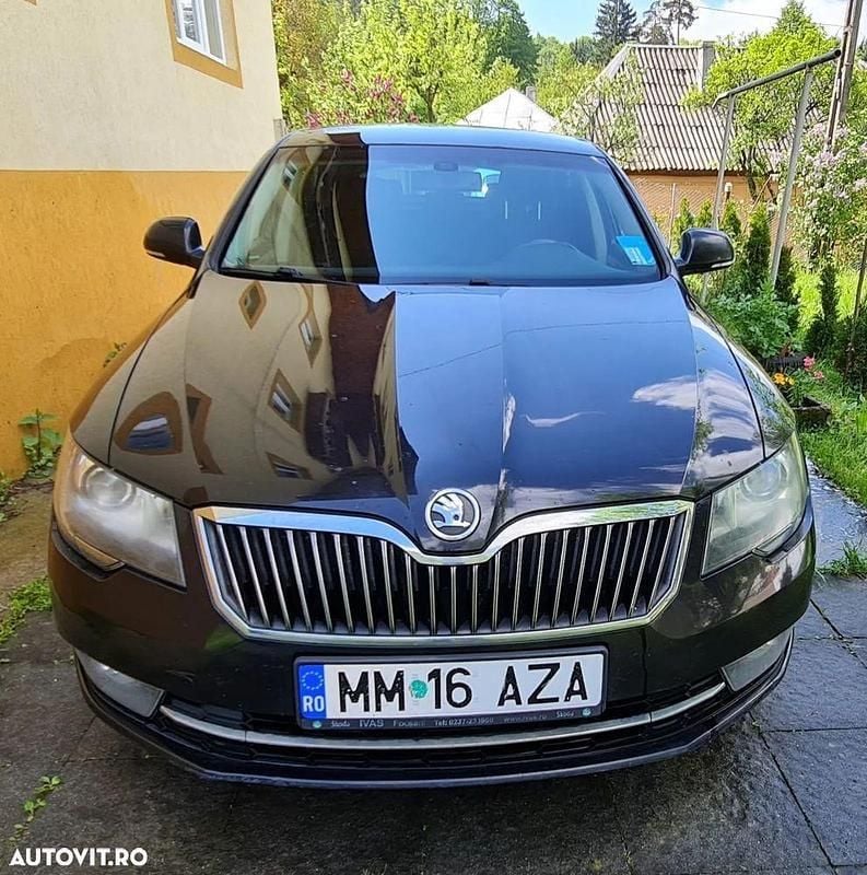 Negru Utilizat 2013 Skoda Superb Ambition Break | 7.500 EUR (Preț OK) - Imagine 1/4