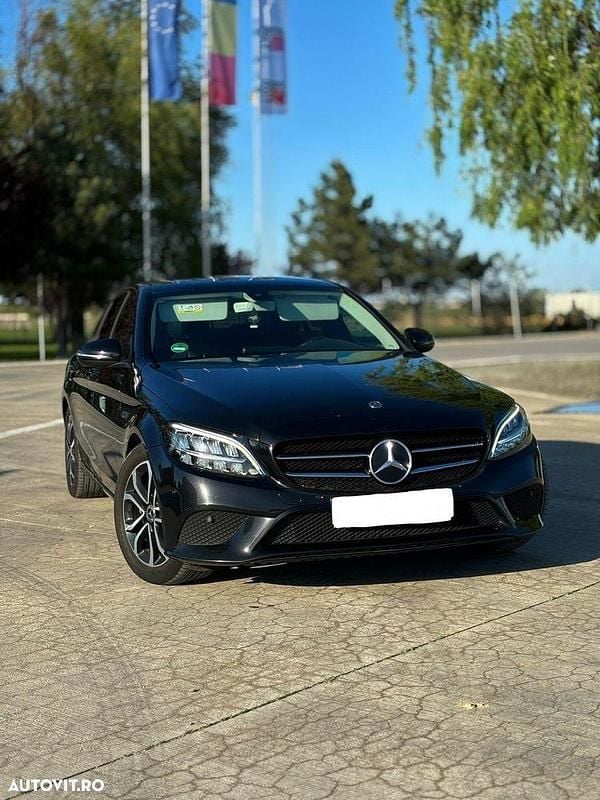 Second-hand Mercedes C200 Avantgarde 150 CP (110 kW) 2019 Culoarenegru Berlinǎ