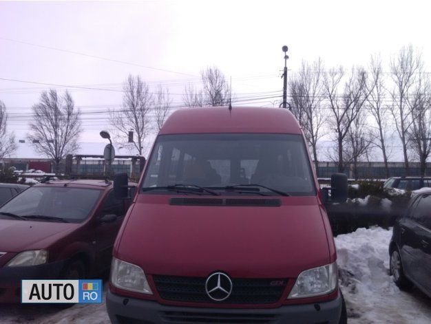 Second-hand Mercedes Sprinter 95 CP (69 kW) 2005 Rosu Van