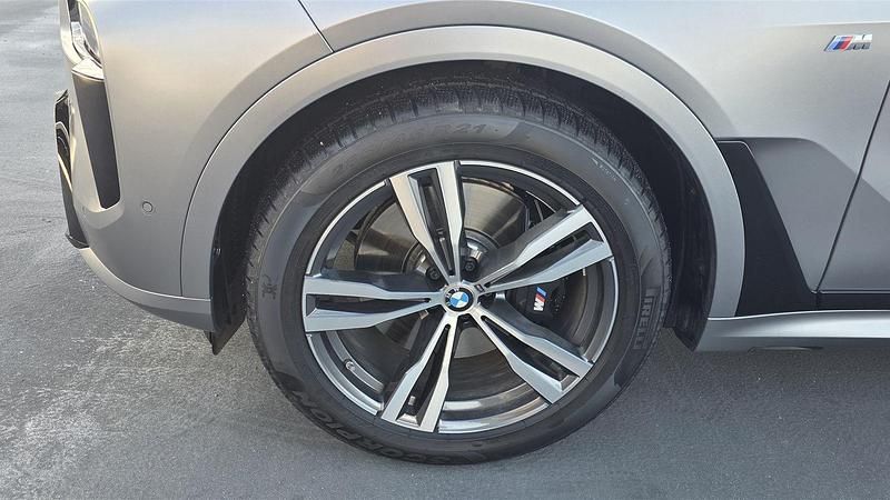 Second-hand BMW X7 Comfort Edition 340 CP (250 kW) 2025 Gri frozen pure bmw individual metalizat SUV