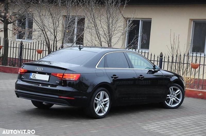Second-hand Audi A4 Comfort 150 CP (110 kW) 2018 Culoarenegru Berlinǎ