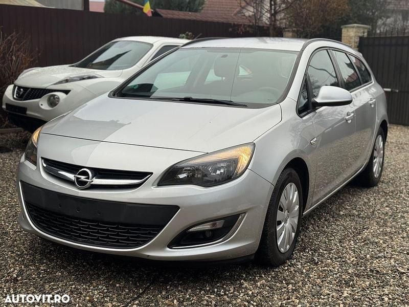 Second-hand Opel Astra Edition 95 CP (69 kW) 2013 Culoareargint Break