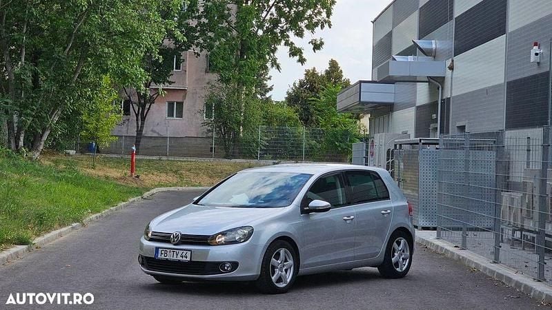 Argint Utilizat 2010 VW Golf VI Team Hatchback | 5.690 EUR (Preț OK) - Imagine 1/4