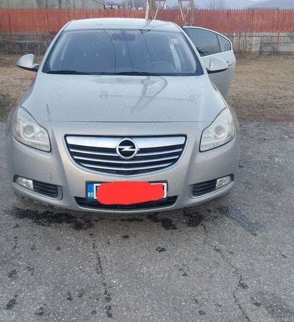 Utilizat 2009 Opel Insignia Berlinǎ | 3.100 EUR (Preț OK) - Imagine 1/4