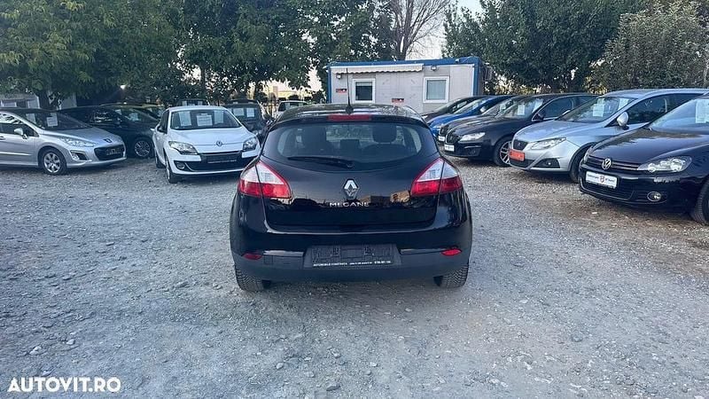 Second-hand Renault Mégane III 100 CP (73 kW) 2011 Culoarenegru Hatchback