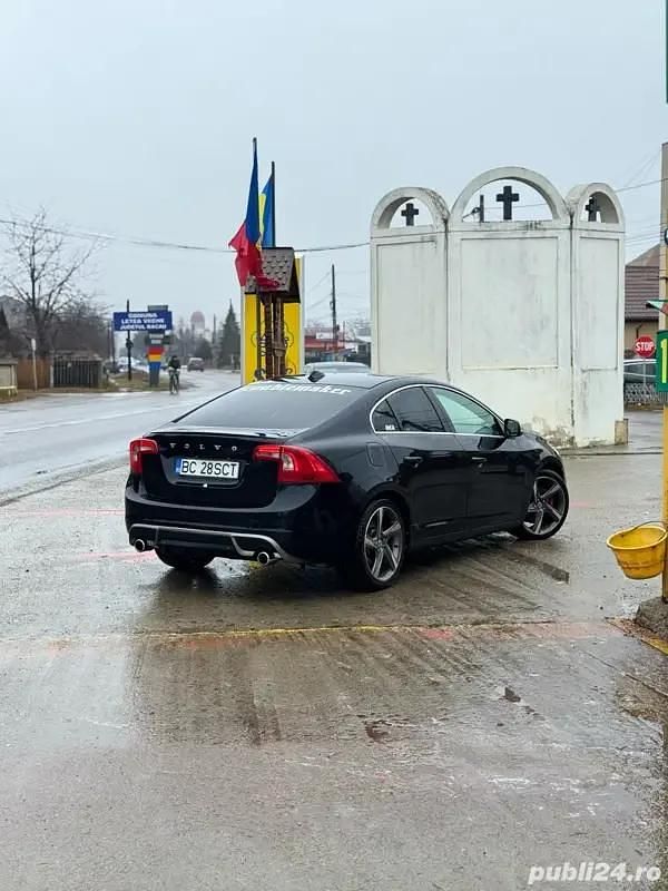 Negru Utilizat 2012 Volvo S60 R-Design Berlinǎ | 6.499 EUR - Imagine 1/4