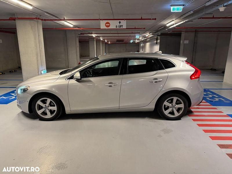 Second-hand Volvo V40 115 CP (84 kW) 2013 Culoaregri Hatchback