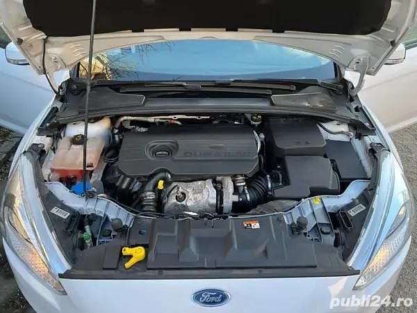 Second-hand Ford Focus Trend 120 CP (88 kW) 2017 Culoarealb Hatchback