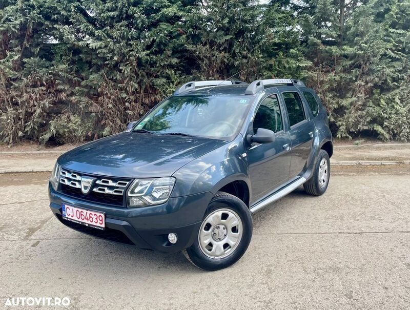 Gri Utilizat 2015 Dacia Duster Lauréate SUV | 7.190 EUR (Preț bun) - Imagine 1/4