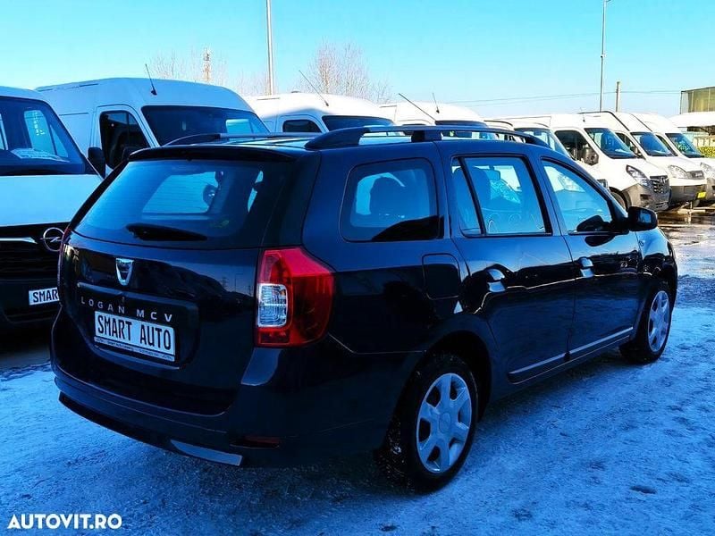 Second-hand Dacia Logan Lauréate 90 CP (66 kW) 2014 Culoarealbastru Break