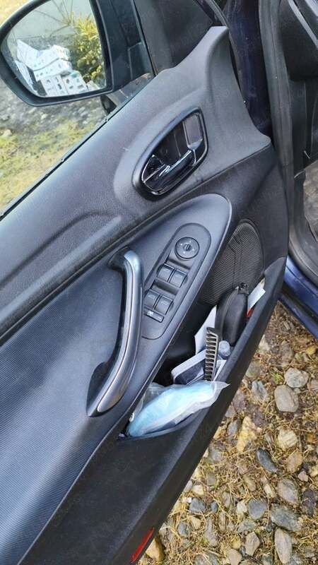 Utilizat 2006 Ford Galaxy Monovolum | 2.000 EUR (Preț OK) - Imagine 1/4