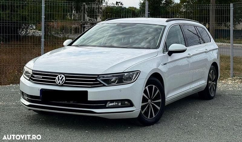 Culoarealb Utilizat 2017 VW Passat Comfortline Break | 11.990 EUR (Preț bun) - Imagine 1/4