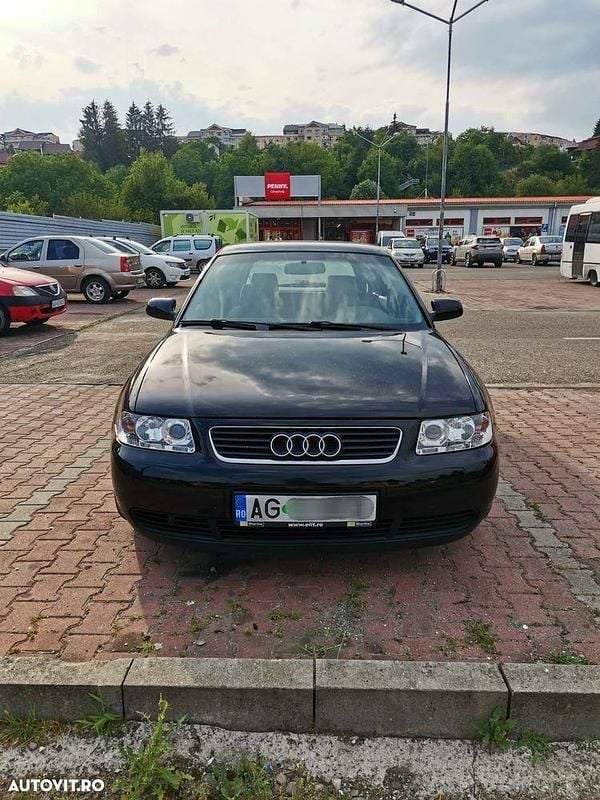Negru Utilizat 2003 Audi A3 Hatchback | 1.500 EUR (Preț OK) - Imagine 1/4