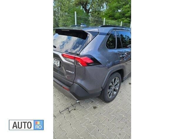 Second-hand Toyota RAV4 178 CP (130 kW) 2021 Gri SUV