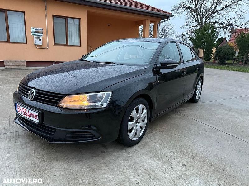 Second-hand VW Jetta Comfortline 105 CP (77 kW) 2012 Negru Berlinǎ
