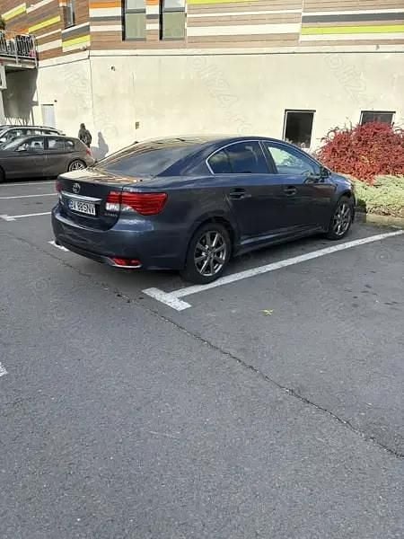 Second-hand Toyota Avensis 124 CP (91 kW) 2012 Berlinǎ