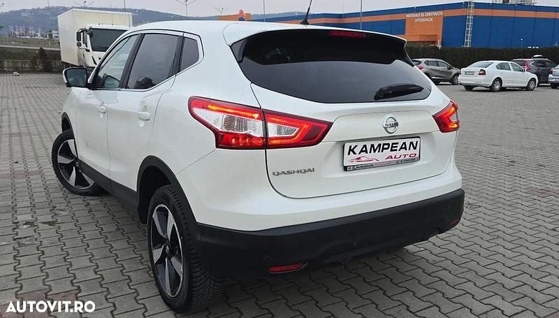 Second-hand Nissan Qashqai N-Vision 130 CP (95 kW) 2017 Culoarealb SUV