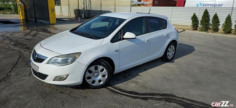 Utilizat 2011 Opel Astra Break | 3.400 EUR (Preț OK) - Imagine 1/4