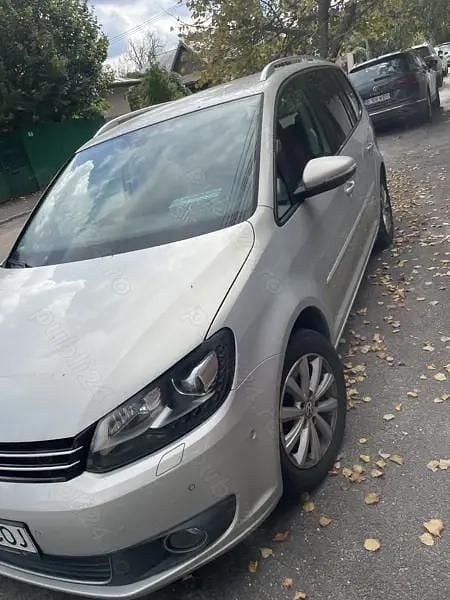 Utilizat 2011 VW Touran Monovolum | 6.200 EUR (Preț OK) - Imagine 1/4