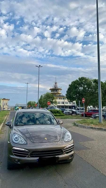 Second-hand Porsche Cayenne 245 CP (180 kW) 2012 Maro SUV