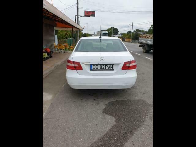 Second-hand Mercedes E200 170 CP (125 kW) 2012 Alb metalizat Berlinǎ