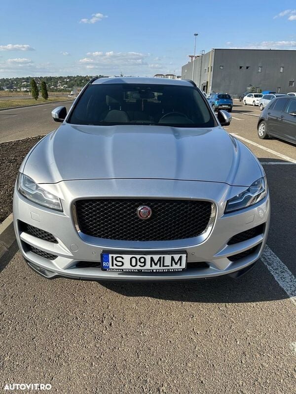 Gri Utilizat 2016 Jaguar F-Pace Portfolio SUV | 13.500 EUR (Preț bun) - Imagine 1/4